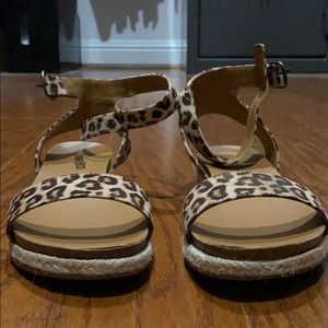 Strappy leopard print sandals